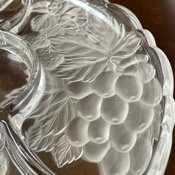 Mikasa Studio Nova Fruit & Berries serving reversed frosted cameo Platter 14” - Picture 2 of 9